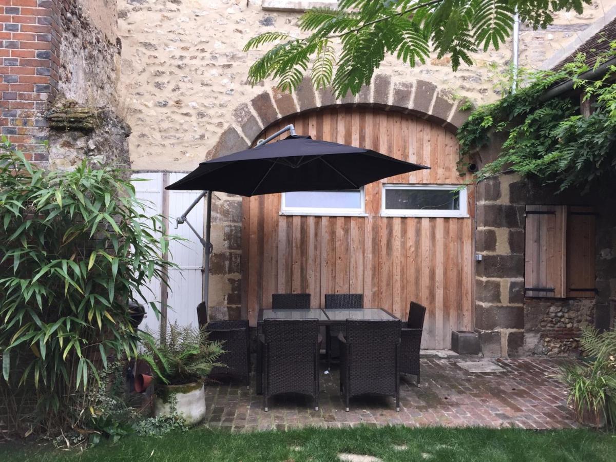 L Annonce N Est Pas D Actualite Ne Pas Prendre De Reservation Villa Saint-Fargeau  Kültér fotó
